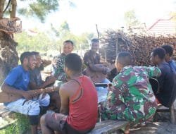Cara Unik Satgas Yonif 412 MR/Kostrad, Merangkul Pemuda di Perbatasan