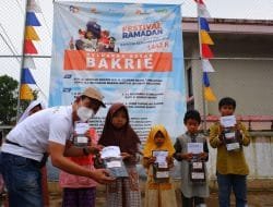 Bakrie Amanah Tebar Santunan Lebaran untuk Ratusan Anak Yatim dan Duafa