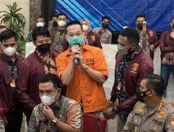 Beda Perlakuan Ibunda dan Ayah Indra Kenz soal Pengembalian Uang Kasus Binomo