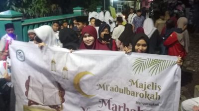 Sambut Ramadhan, Santri Mi’adulbarokah Kunciran Indah Gelar Pasar Obor