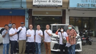 Peduli di Bulan Ramadhan, DPC Peradi-SAI Jakarta Barat Berbagi Nasi Kotak