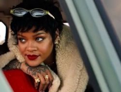 Lampaui Jay Z,  Rihanna Catatkan Kekayaan Rp18,7 Triliun