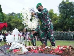 Kasad Pimpin Upacara Pemakaman Militer Alm. Brigjen TNI Stepanus Mahury