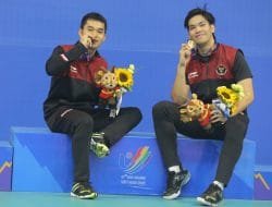 Leo/Daniel: Emas Ini Untuk Mama