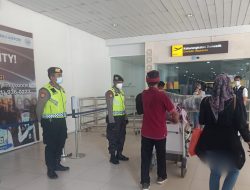 Personel Polres Bandara Ngurah Rai Rutin Lakukan Pengawasan Prokes
