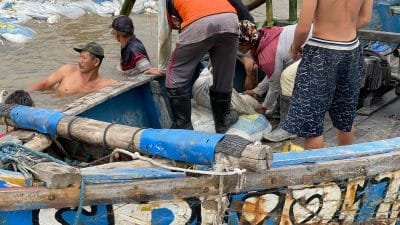 Rob Jebol Tanggul Lamicitra, Operasional Terminal Peti Kemas Semarang Terhambat