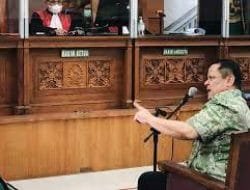Gelak Tawa Irjen Napoleon saat Kuasa Hukum Keberatan Kotoran Disita buat Barbuk