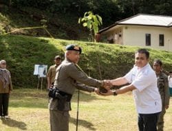 TNGHS Lepasliarkan Tiga Ekor Elang dan Tanam 1.000 Pohon