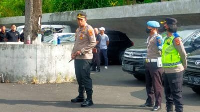 Kapolres Badung AKBP Leo Dedy Defretes, memimpin apel pengamanan Event Boiler Room Potato Head" di Jalan Petitenget No.51 B, Lingkungan Batu Belig, Kelurahan Kerobokan Kelod, Kecamatan Kuta Utara, Kabupaten Badung