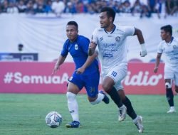 Tekuk PSIS 2-0, Satu Kaki Arema di Final