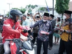 Pemkab Asahan Bagikan 10.000 Bendera Merah Putih