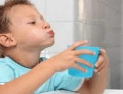 Pentingnya Rutin Bersihkan Karang Gigi dan Gunakan Obat Kumur