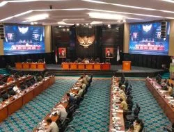 DPRD DKI Jakarta Resmi Umumkan Pemberhentian Gubernur dan Wagub DKI