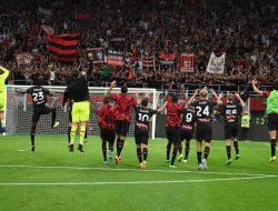 Kalahkan Inter, AC Milan Puncaki Klasemen