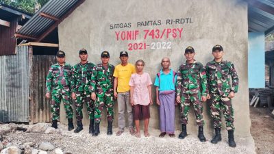 Di Akhir Penugasan, Satgas Yonif 743/PSY Kembali Rehab Rumah Tidak Layak Huni di Tapal Batas
