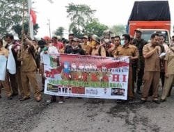 Gaji Belum Dibayar, Massa dari APDB Geruduk Kantor Bupati dan DPRD Lamtim