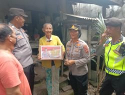 Kapolsek Kuta Utara Salurkan Sembako untuk Nenek yang Hidup Sebatang Kara