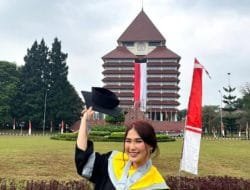 Wisudawan UI Terbaik 2022 Dinobatkan Pada Novita Furia Putri
