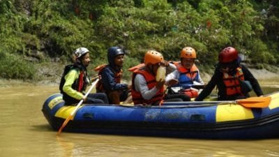 Sungai Cileungsi disusur DLH Bogor deteksi pencemaran