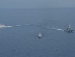 Pesawat TNI AL Jatuh di Tengah Latihan dengan KRI