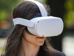 Induk TikTok Pepet Meta Bersaing di Headset VR