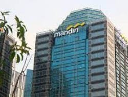 Bank Mandiri Bagikan 25 Ribu Pasang Sepatu Sekolah Gratis hingga Pelosok Negeri