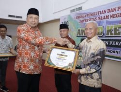 Bupati Asahan Terima Penghargaan dari LPPM UINSU