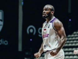 RANS PIK Basketball Pertahankan Akeem Scott