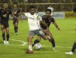 Statistik Penampilan Ricky Kambuaya Bersama Persib