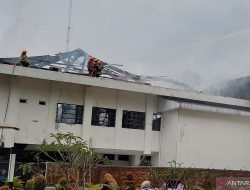 Gedung Bappelitbang Terbakar, Damkar Bandung Barat Bantu Pemadaman