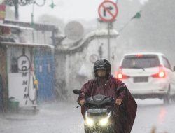 Hujan Lebat Disertai Angin Kencang Diprakirakan Terjadi di Sejumlah Provinsi di Indonesia