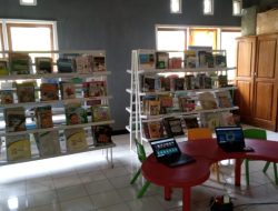 Pemkot Kupang Bantu Ratusan Buku Untuk Taman Baca Oesapa Barat