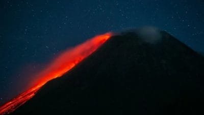 Guguran Lava Satu Kilometer Terlontar 5 Kali Dari Gunung Merapi