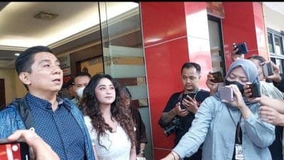 Dewi Perssik Menangis dan Iba Saat Bertemu Penghina Dirinya