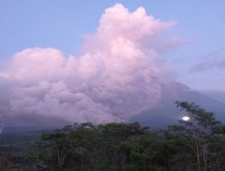 Gunung Semeru Erupsi Status Level III Warga Diminta Waspada