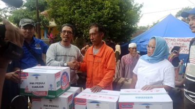 Koordinatoriat PWI Jakbar Sambangi Desa Terparah yang Dihantam Gempa Cianjur