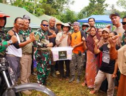 Bantuan Jenderal Dudung Sampai ke Tenda Pengungsi Korban Gempa Cianjur