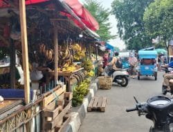 Pemkot Jakpus Segera Tertibkan Ratusan PKL di Depan Pasar Nangka