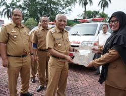 Bupati Serahkan Mobil Ambulans ke Dinkes Kabupaten Asahan