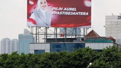 Viral, Wajah Aurel Hermansyah Muncul di Baliho, Siap Nyaleg?