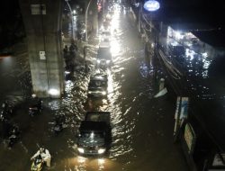 Cuaca DKI Jakarta Jumat Hujan Disertai Petir