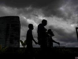 BMKG: Masyarakat Harus Waspada Dampak Hujan Lebat Akhir Tahun