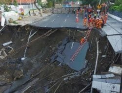 Fenomena Tanah Ambles Terjadi di Surabaya