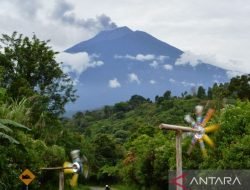 Semburan Abu Gunung Kerinci Kian Tinggi, Capai 1.200 Meter