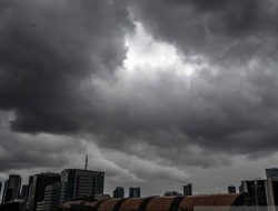 Sejumlah Wilayah Jakarta Berpotensi Hujan Disertai Petir