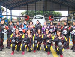 Momen Wakapolres Asahan Ikuti Latihan Terjun Payung Persiapan Kualifikasi PON