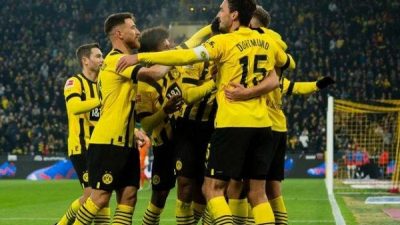 Borussia Dortmund Kalahkan Augsburg 4-3