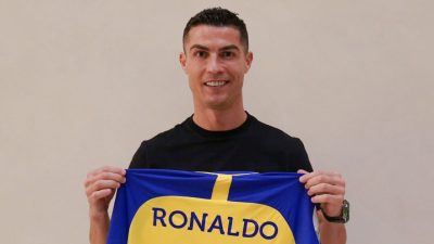 Gaji Ronaldo di Al Nassr Satu Hari Rp 9 Miliar