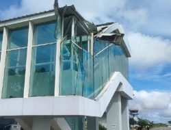 Pesawat Lion Air Tabrak Atap Garbarata Bandara Mopah Merauke-Papua