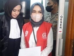 Uci Flowdea Bahagia Hukuman Medina Zein Jadi 9 Bulan Penjara